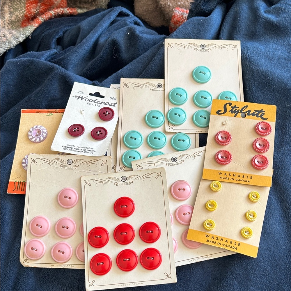 lot of 10 mixed Button Set - Red, Pink, Blue